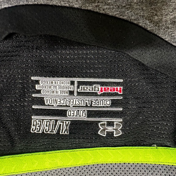 XL under Armour fitted heat gear shirt. - Picture 2 of 3